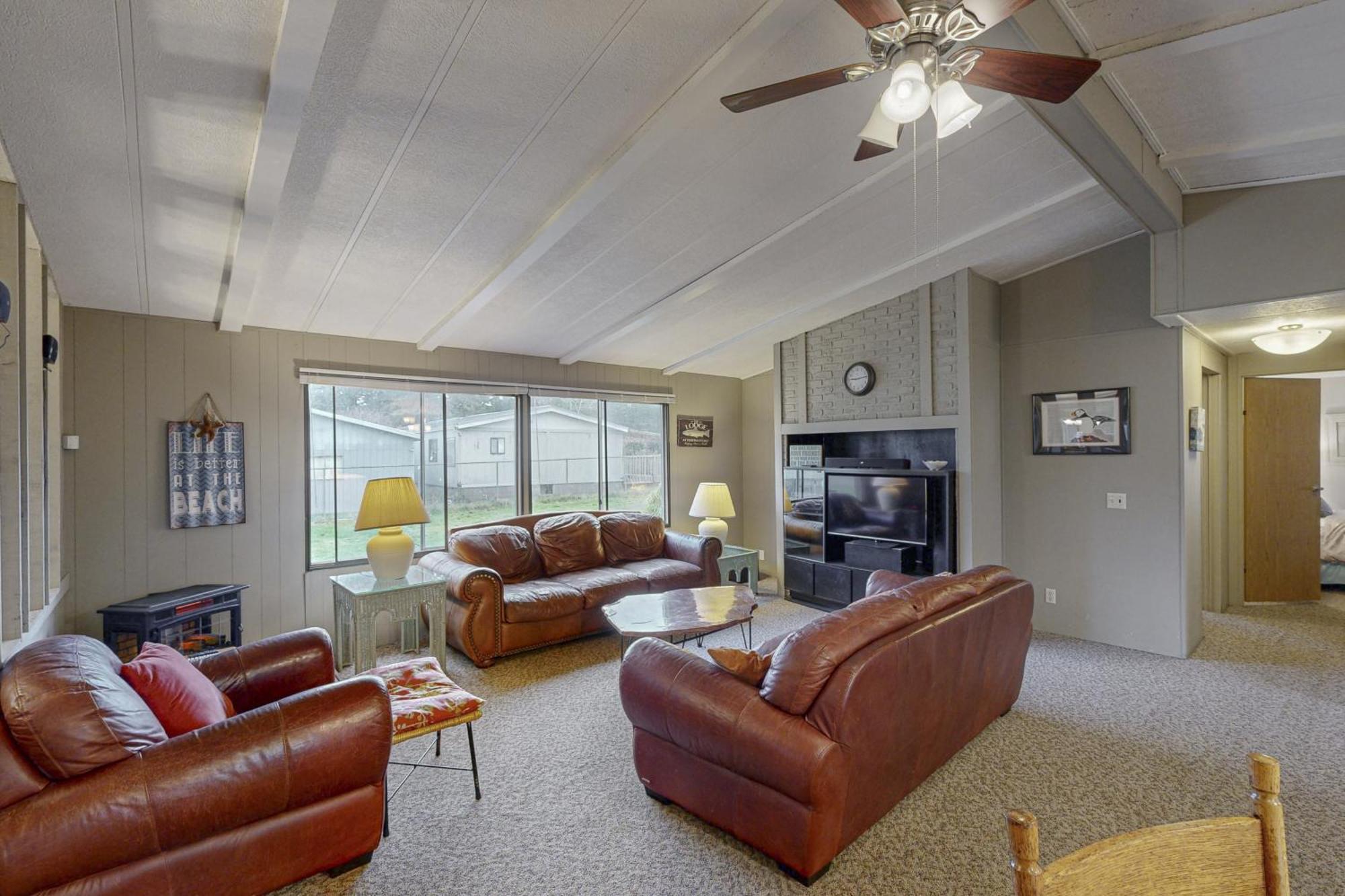 Villa Columbus Empire House Coos Bay Exterior foto